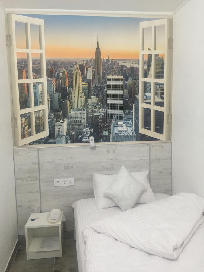 Skyhome Goloseevsky Kiev Bagian luar foto